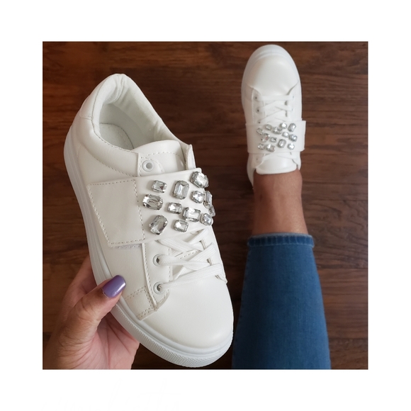 Refresh Shoes - 🌼 Weekend Mood